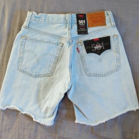 Levi's 501 Mid Thigh Bermuda Jean Denim Shorts Pants - Picture 3 of 3